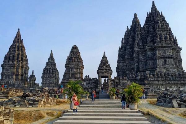 Paket Wisata 9